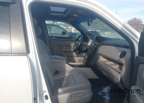 2013 Honda Pilot Touring z USA, uszkodzony, nr VIN 5FNYF4H93DB031584